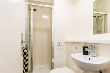 1 bed studio, Alexandra Road, Mutley, Plymouth, PL47EG - Image 9
